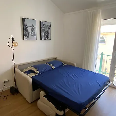 Junto A Apartment *